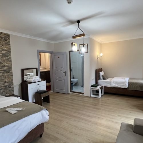 Valoria Hotel - Dört Kişilik Balkonlu (8)