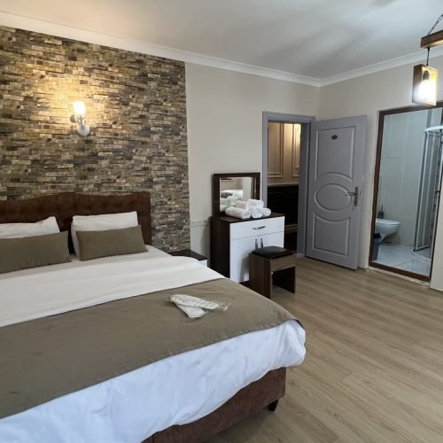 Valoria Hotel - Dört Kişilik Balkonlu (9)