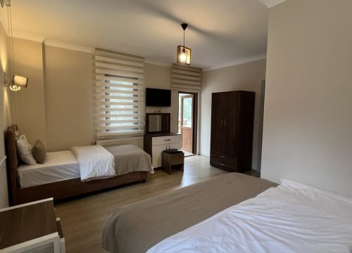 Üç Kişilik Balkonlu